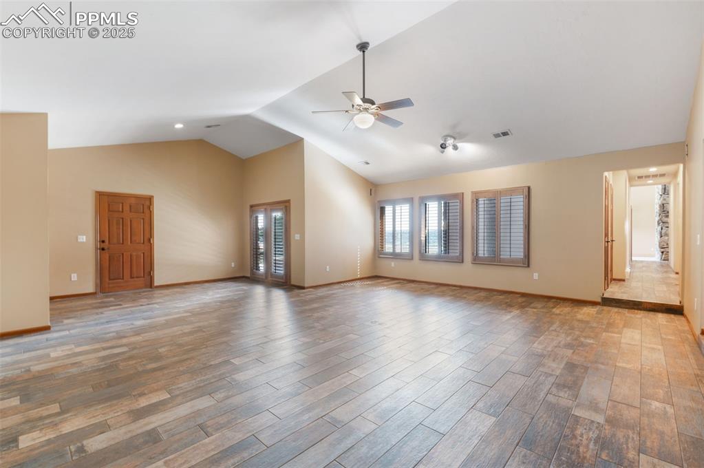 Image 18 of 50: 28x24, 12