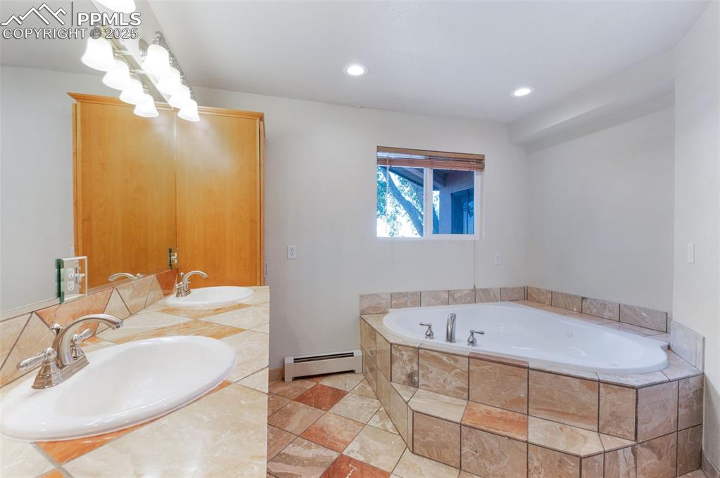 Image 22 of 50: 5-Piece Primary Bath With Soaking Tub