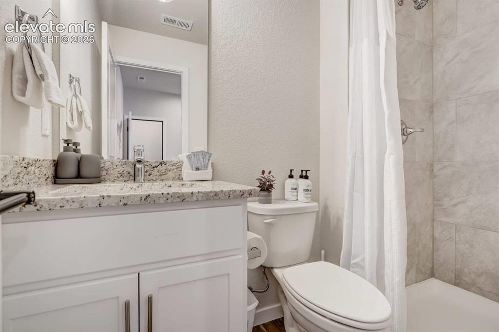 Image 12 of 47: Bathroom