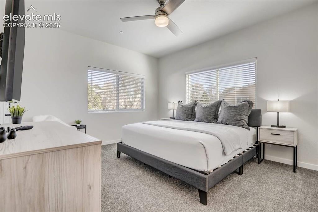 Image 19 of 47: Bedroom