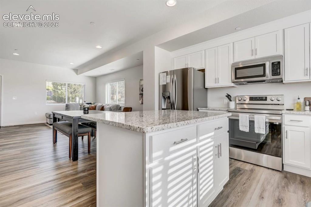 Image 6 of 47: Kitchen