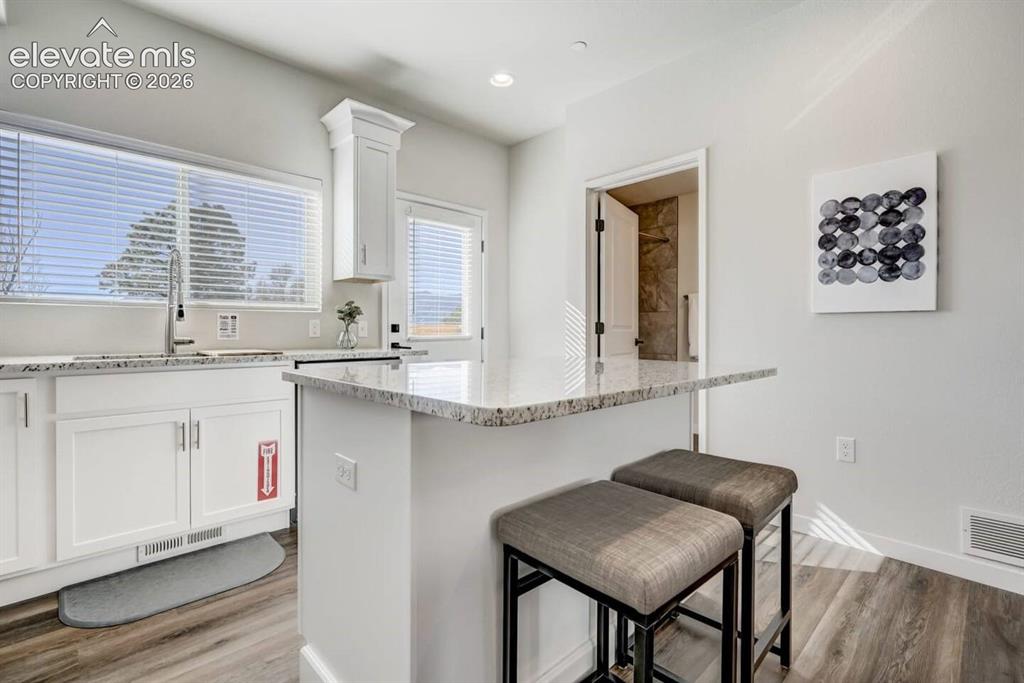 Image 8 of 47: Kitchen
