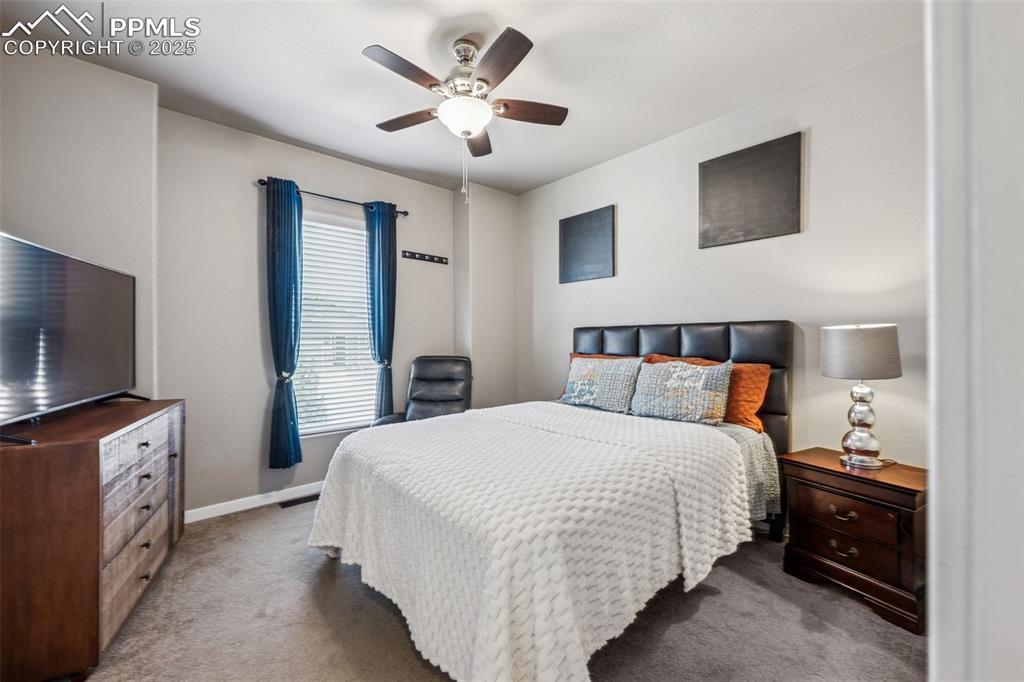 Image 13 of 31: Bedroom