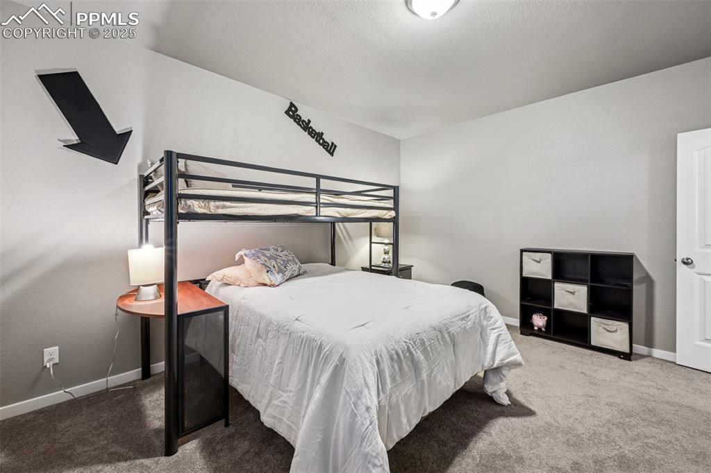 Image 24 of 31: Bedroom