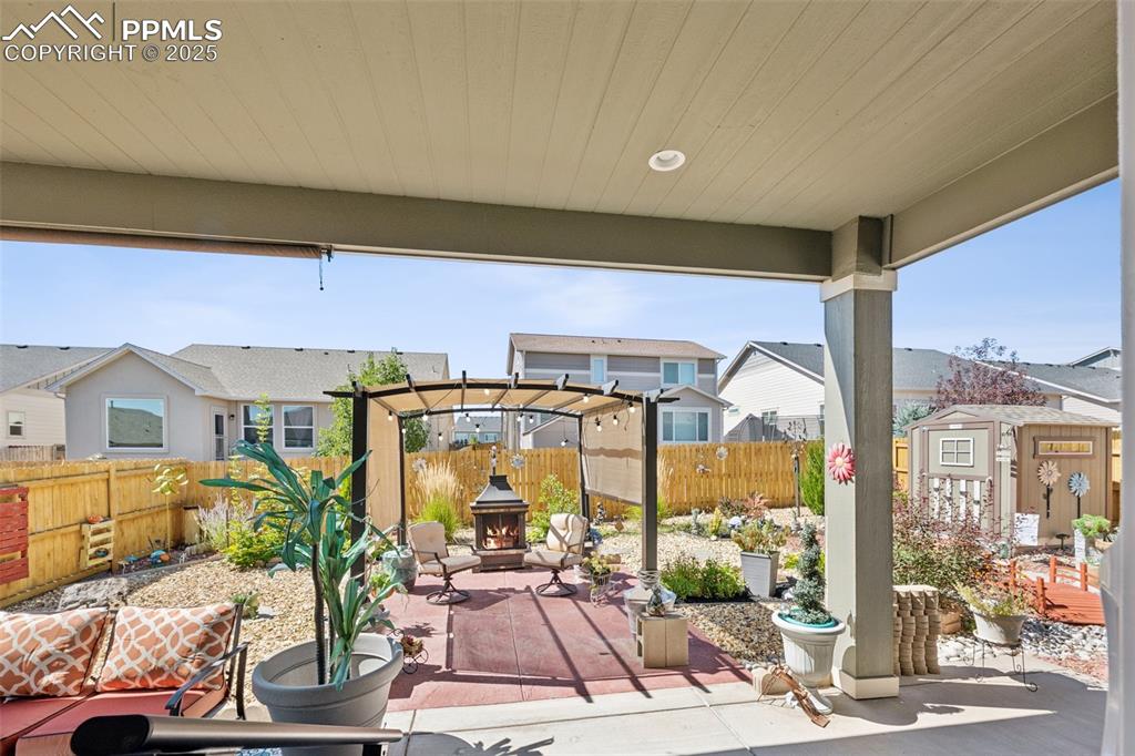 Image 26 of 31: Patio