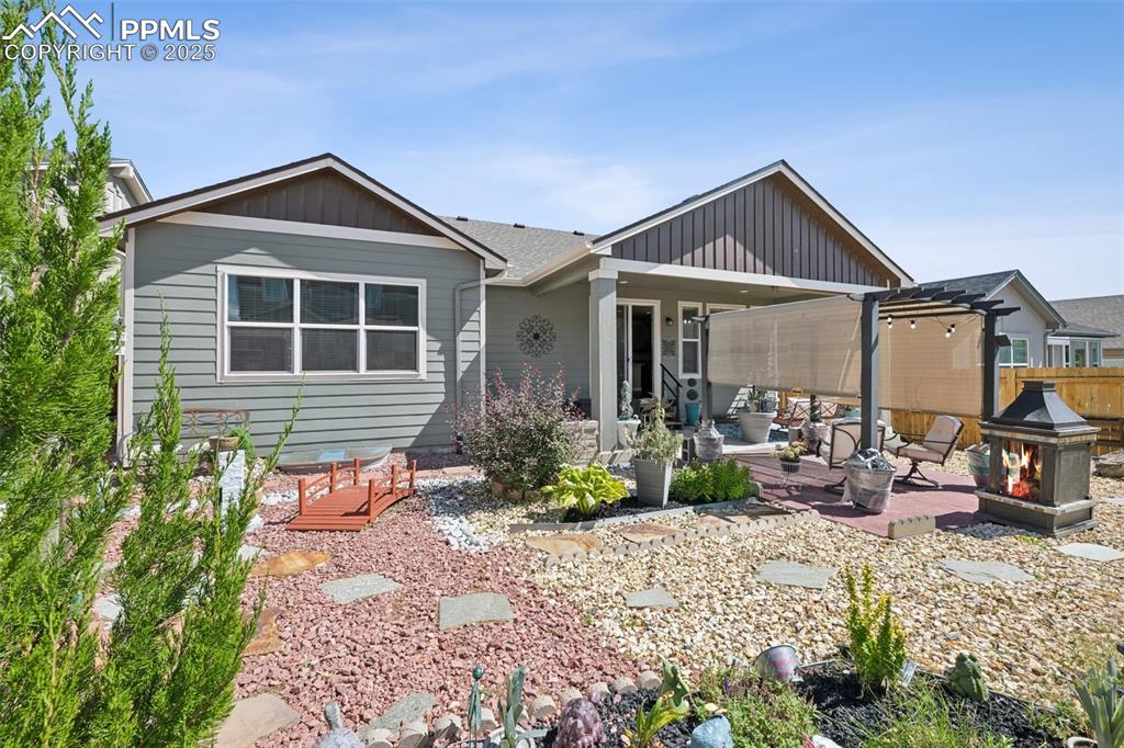 Image 28 of 31: Back of Structure