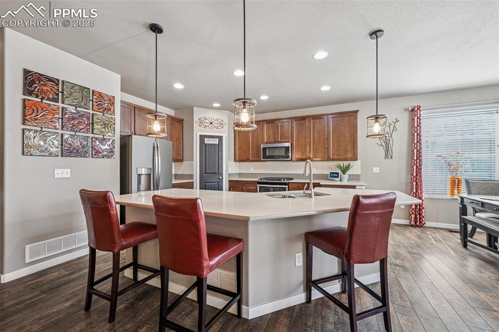 Image 6 of 31: Kitchen