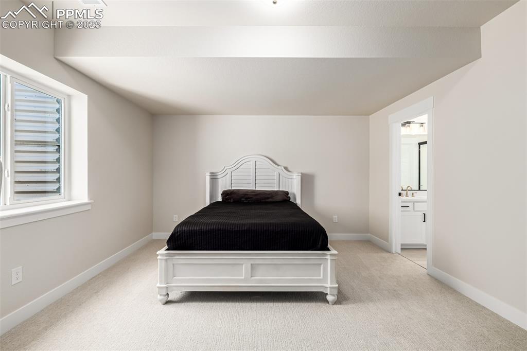 Image 40 of 48: Bedroom