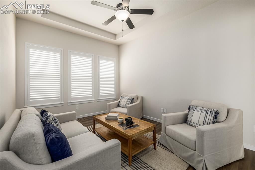 Image 6 of 48: Sitting Room