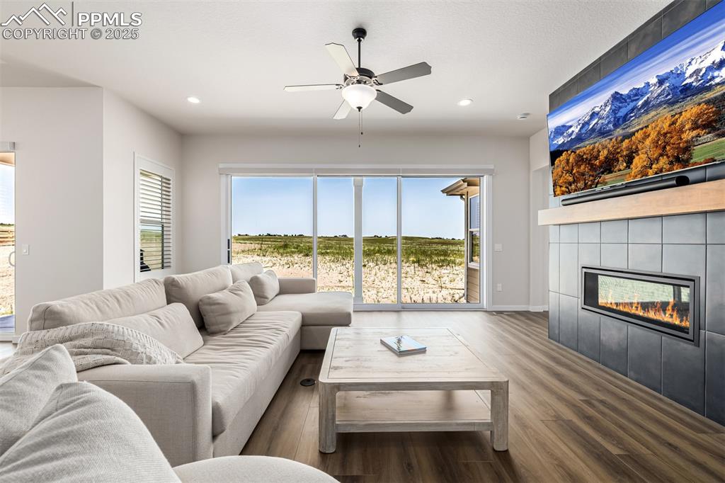Image 8 of 48: Living Room