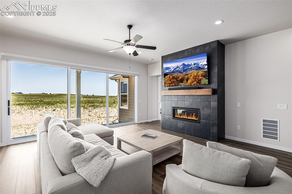 Image 9 of 48: Living Room