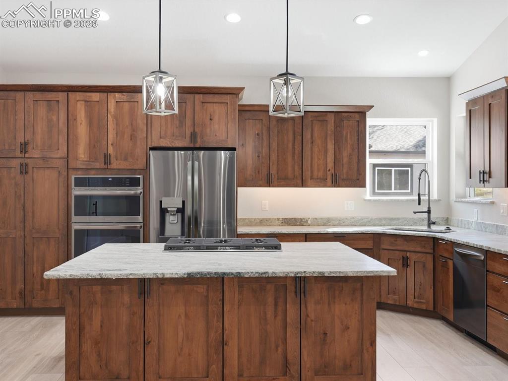 Image 16 of 46: Kitchen