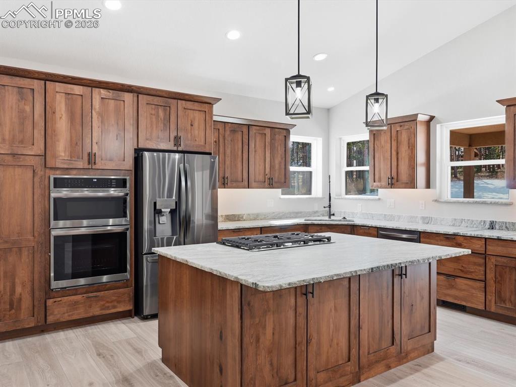 Image 18 of 46: Kitchen