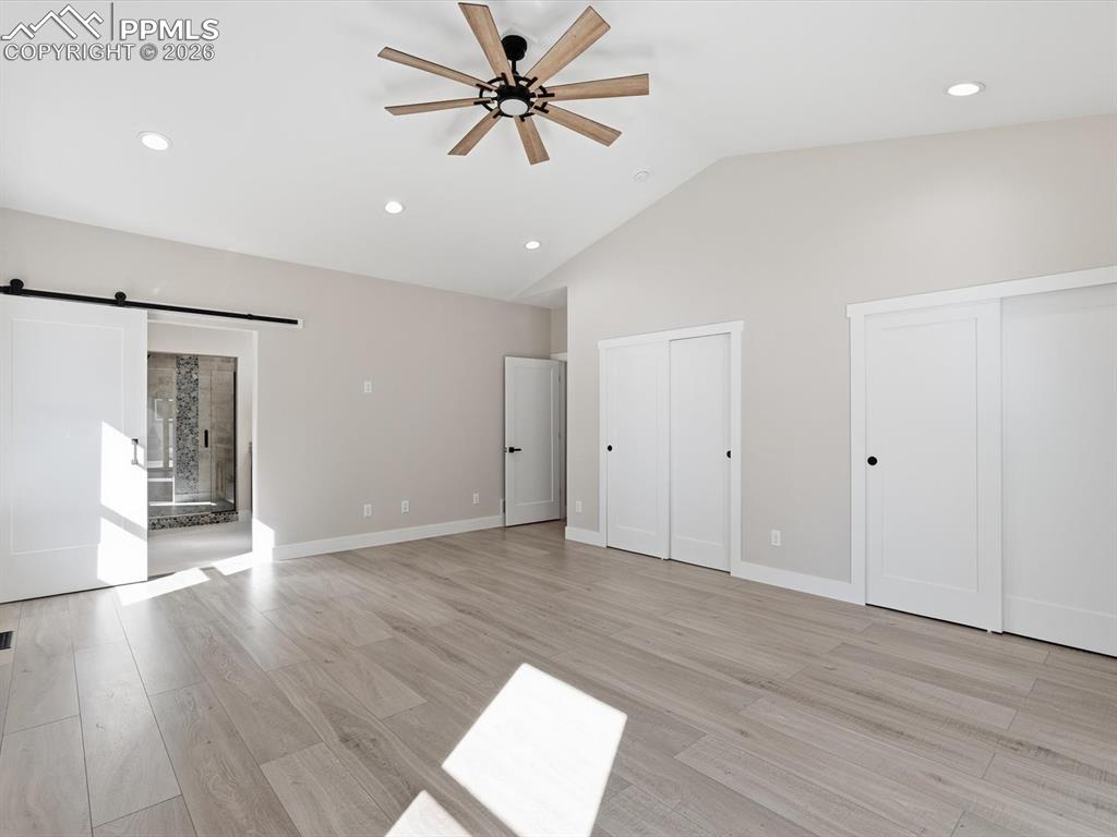 Image 35 of 46: Bedroom