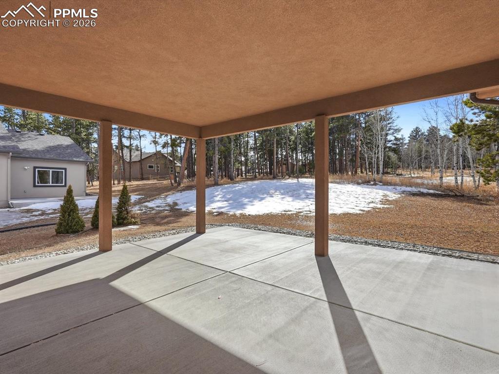 Image 43 of 46: Patio