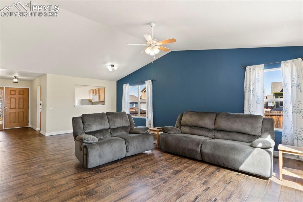 Image 16 of 36: Living Room