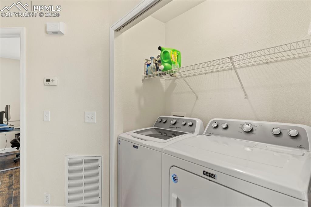 Image 33 of 36: Laundry