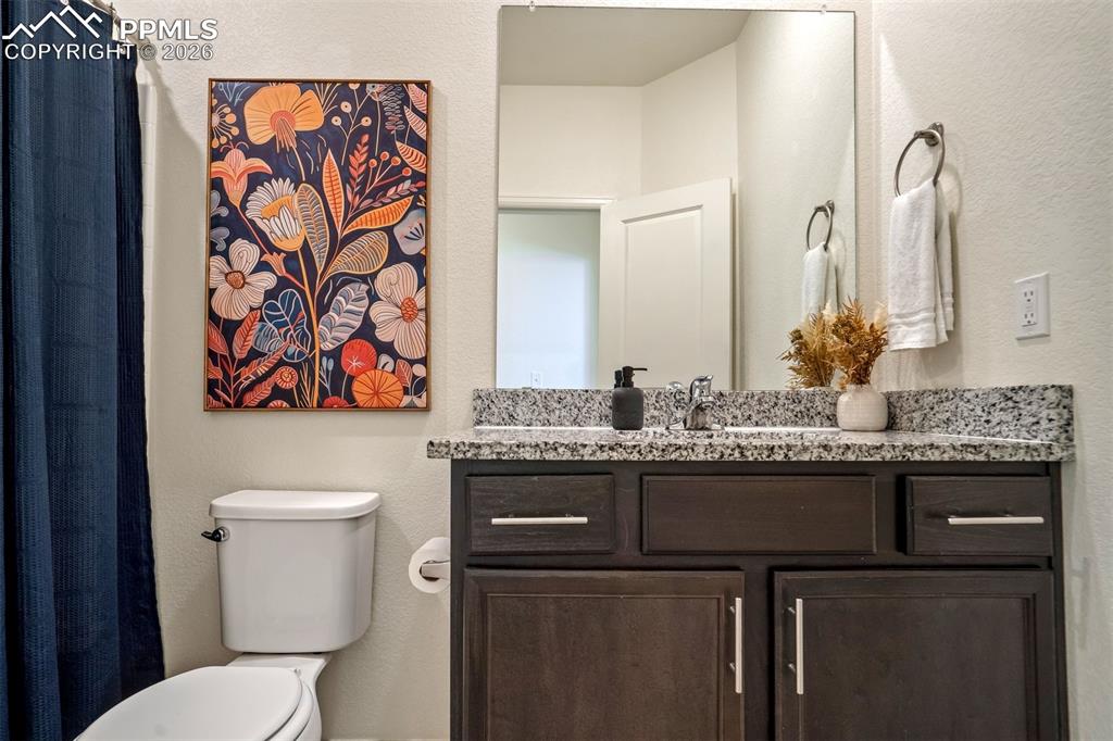 Image 29 of 41: Secondary full bathroom for bedrooms 2 & 3. 