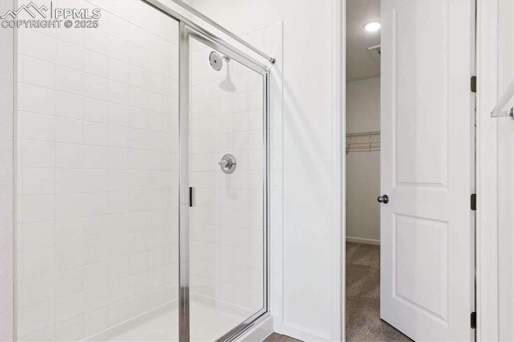 Image 15 of 19: Bathroom