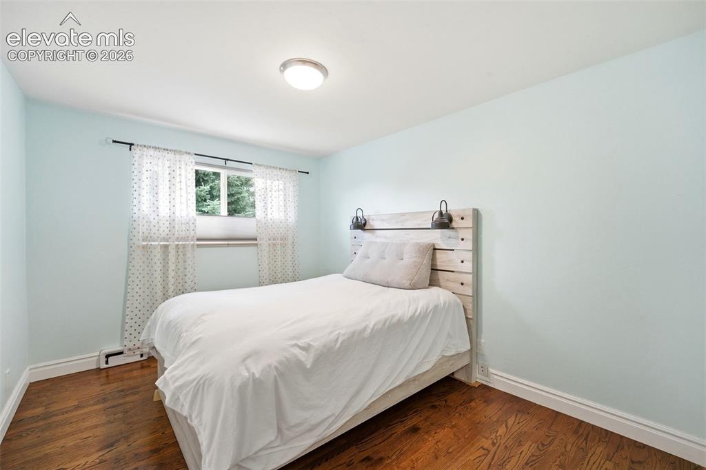 Image 21 of 48: Bedroom