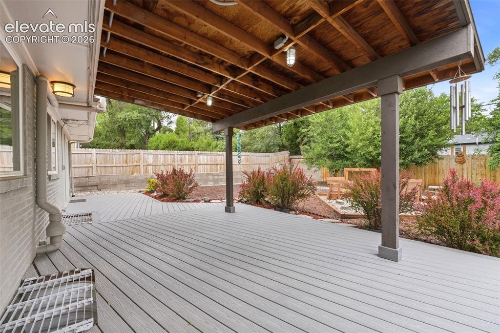 Image 44 of 48: Deck