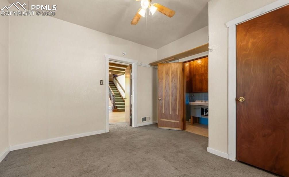 Image 22 of 46: Bedroom