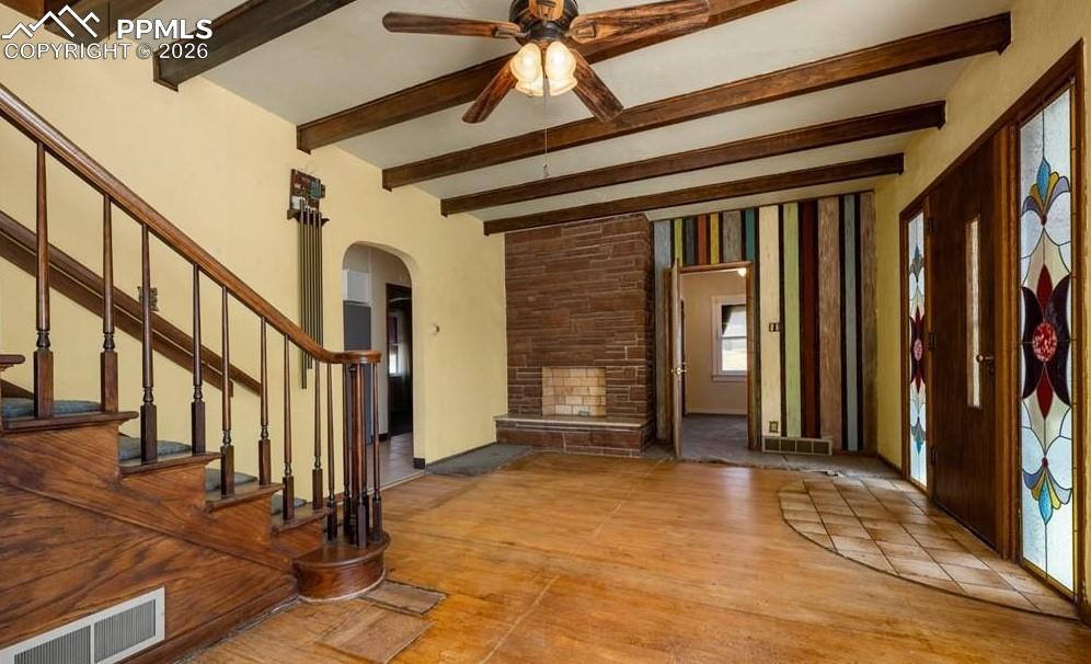 Image 5 of 46: Entry