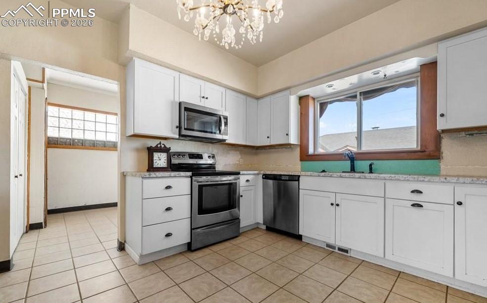 Image 6 of 46: Kitchen