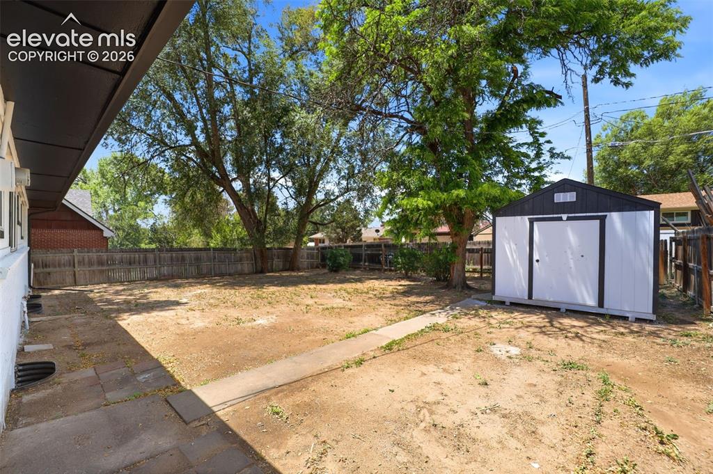 Image 42 of 42: Yard