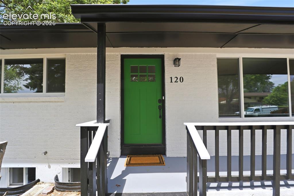 Image 5 of 38: Entry