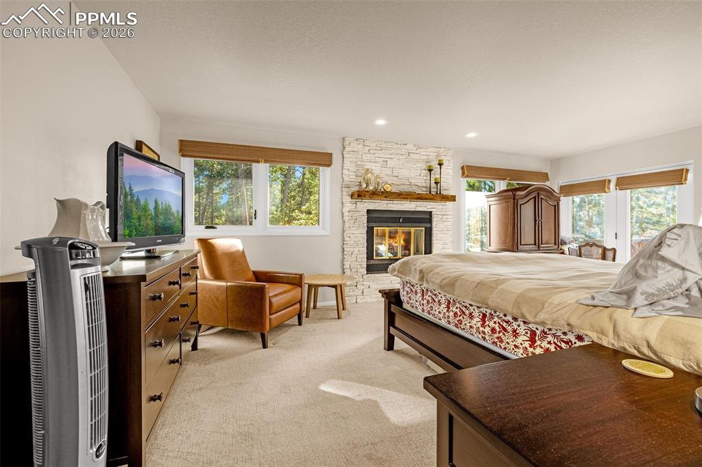 Image 27 of 47: Bedroom