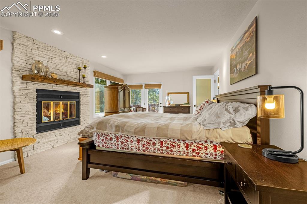 Image 28 of 47: Bedroom