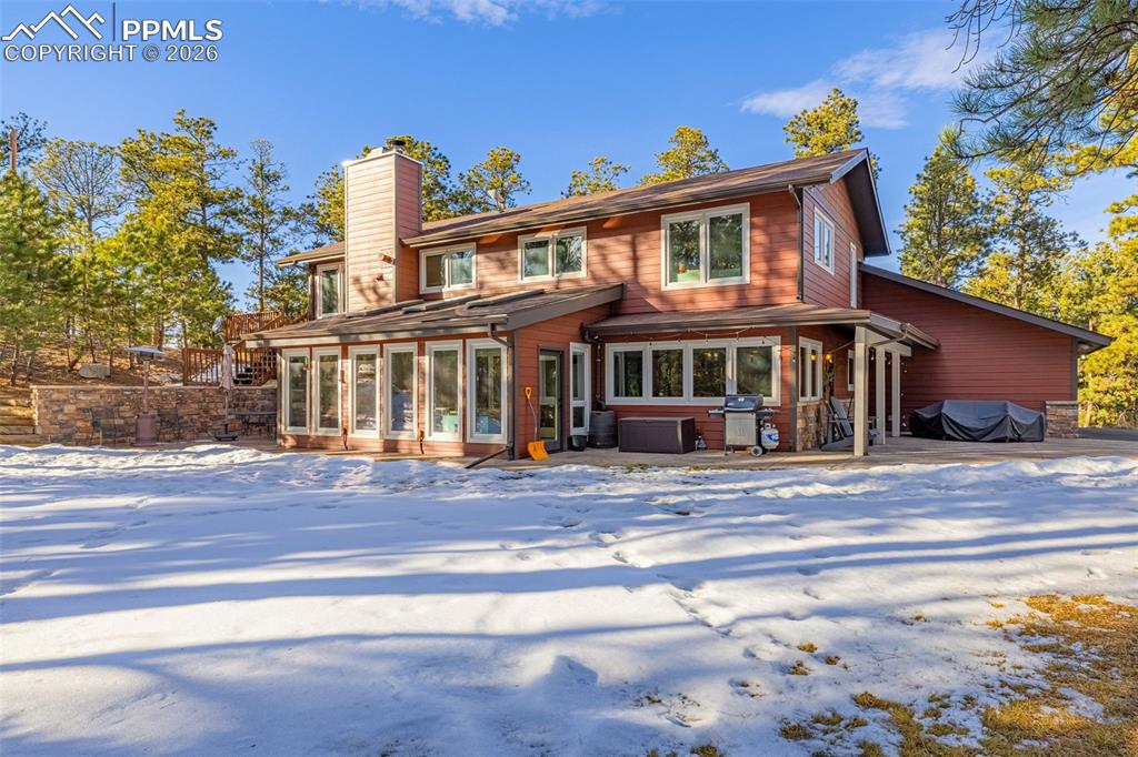 Image 3 of 47: Back of Structure