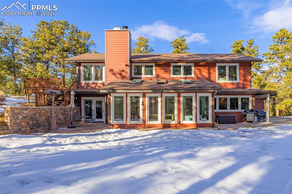 Image 4 of 47: Back of Structure