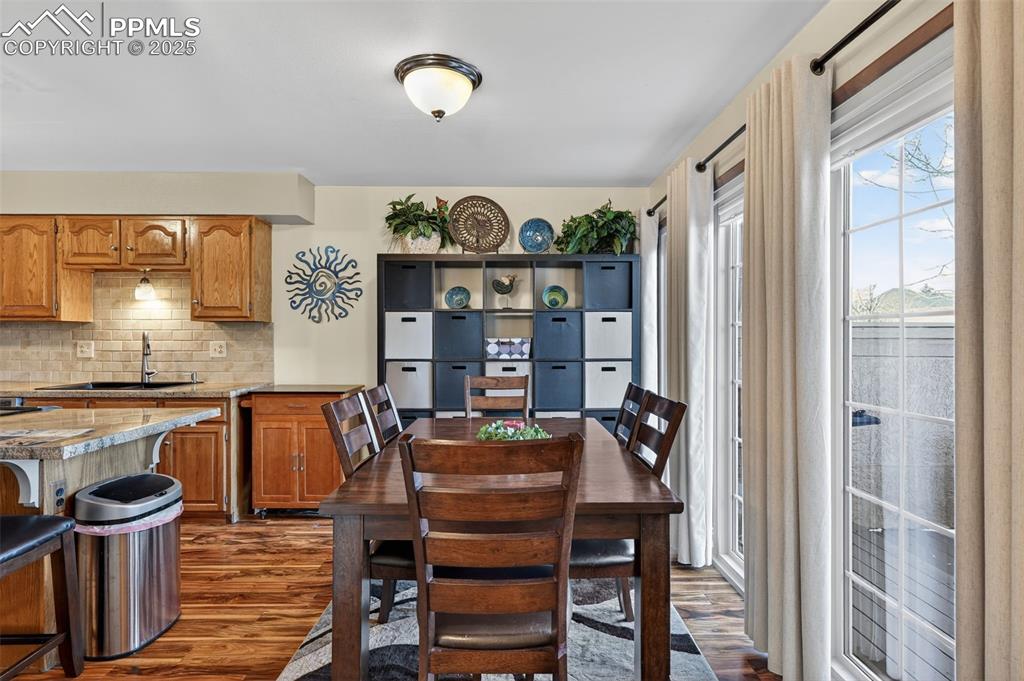 Image 10 of 38: Dining Area