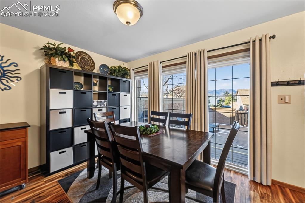 Image 11 of 38: Dining Area