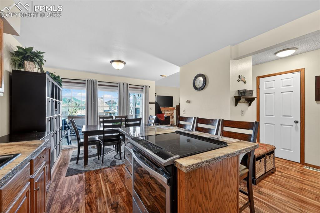 Image 12 of 38: Kitchen