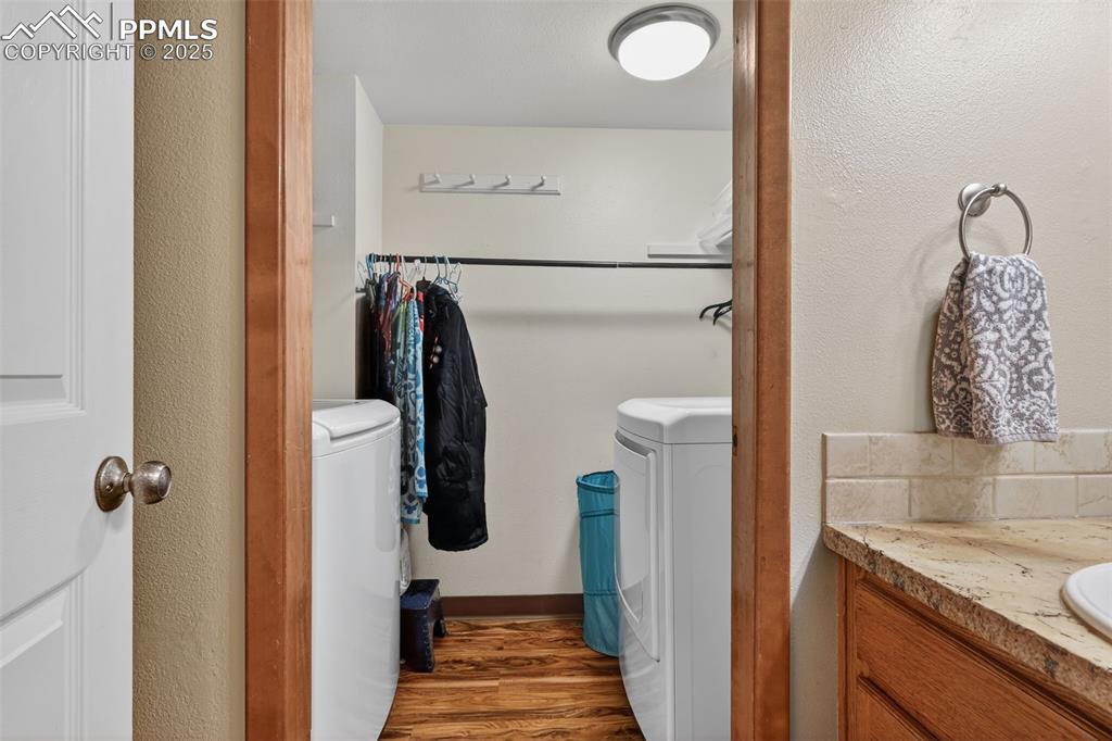 Image 16 of 38: Bathroom