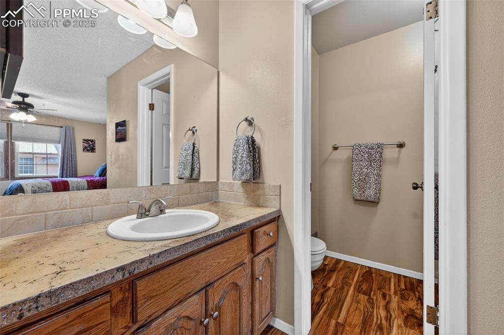 Image 19 of 38: Bathroom