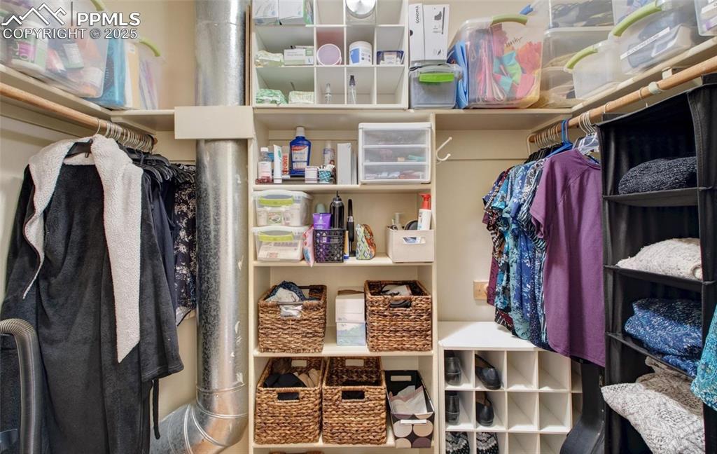 Image 20 of 38: Closet