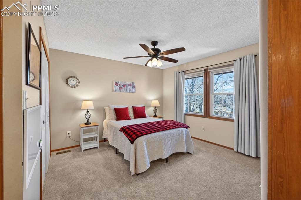 Image 21 of 38: Bedroom