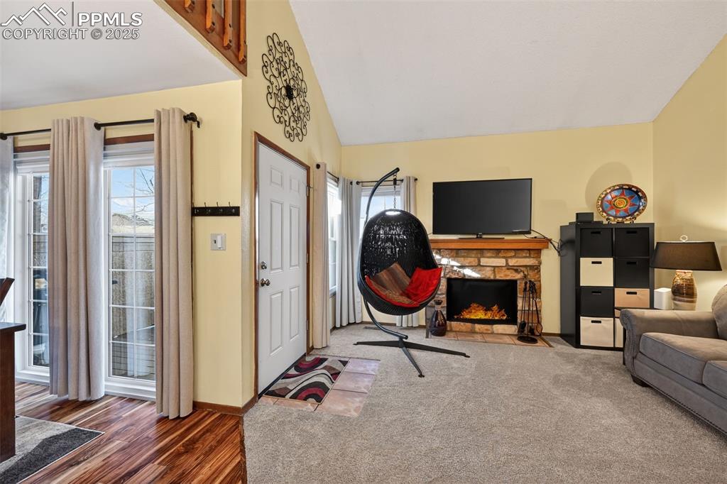 Image 6 of 38: Entry