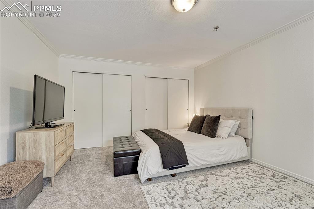 Image 16 of 46: Bedroom