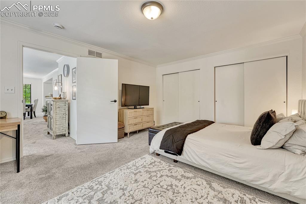 Image 17 of 46: Bedroom