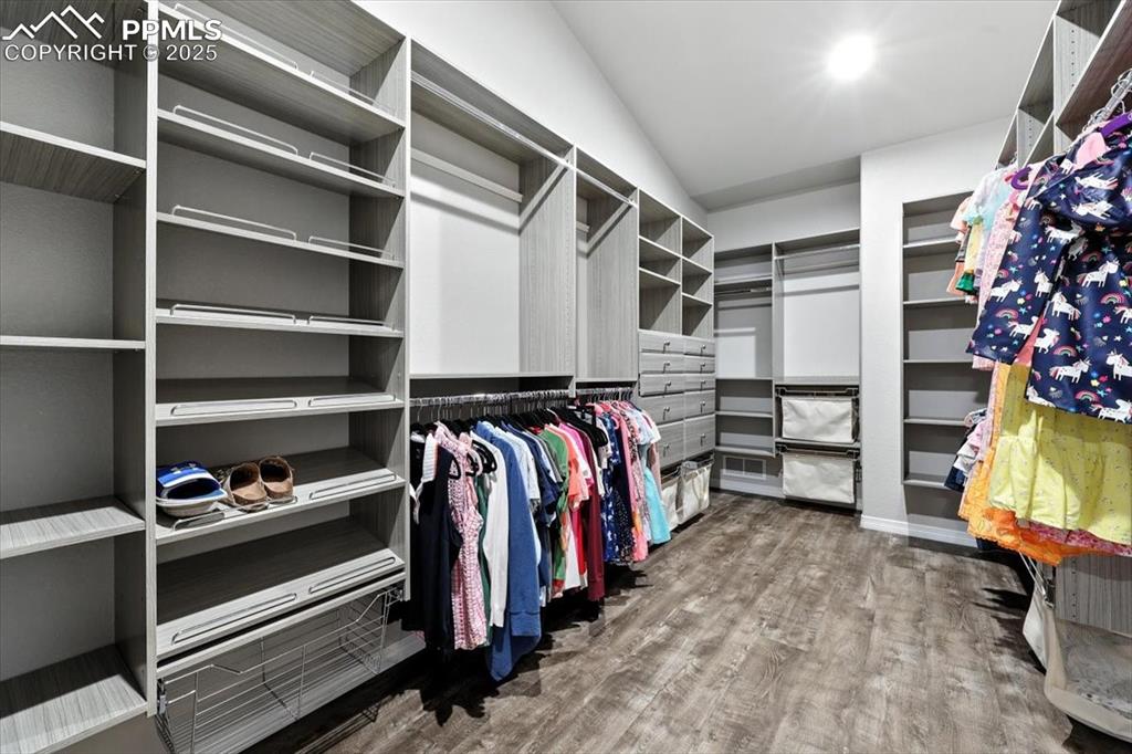 Image 13 of 50: Closet