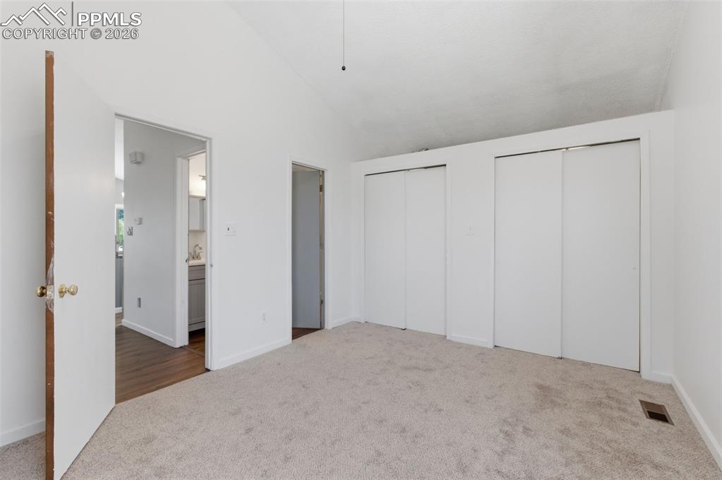 Image 12 of 33: Kitchen