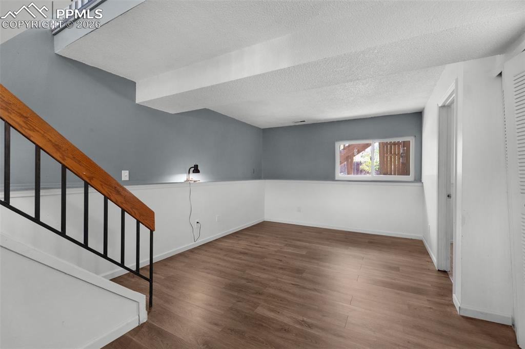 Image 17 of 33: Bedroom