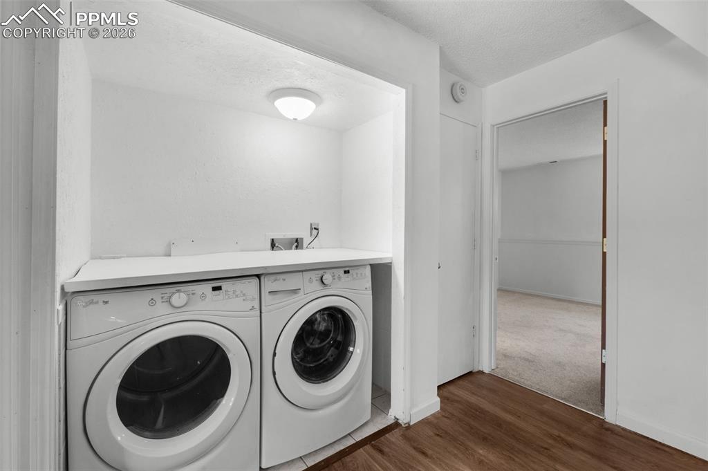 Image 20 of 33: Living Room