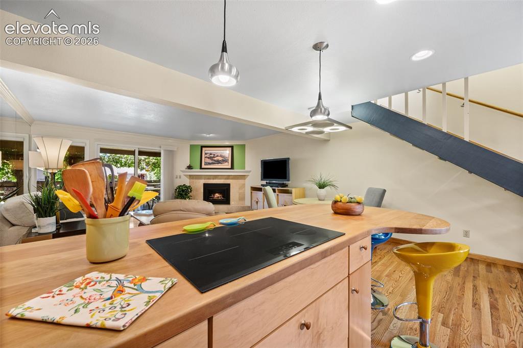 Image 11 of 48: Kitchen