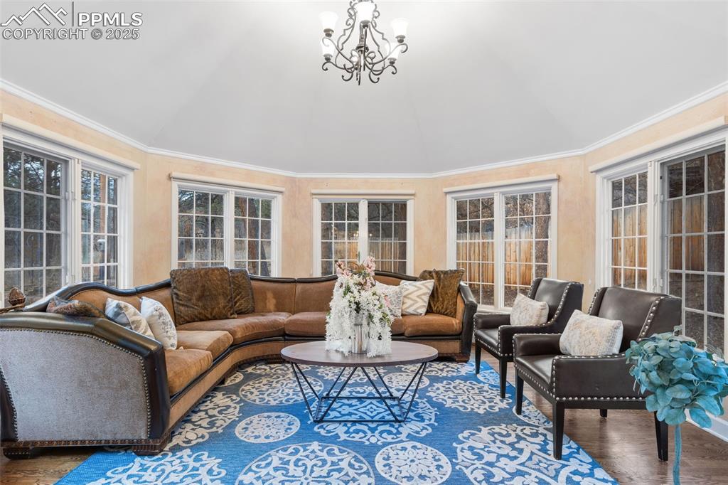 Image 15 of 49: Sun Room